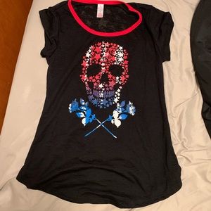XS American made skull shirt